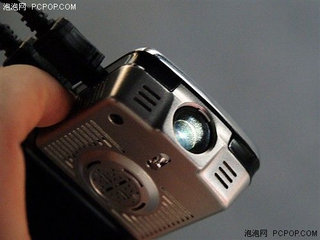 Illustration for article titled World's First Cellphone with Pico-Projector Being Produced in China